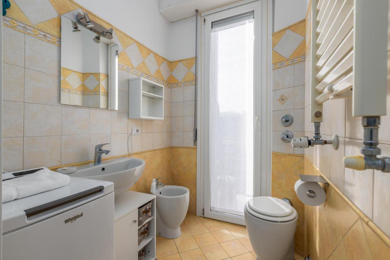 Maiolica Apartment - Free Parking And Great Connection To Linate And Duomo Милано Екстериор снимка